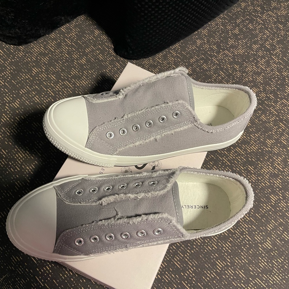 Sincerely Jules “Vinnie” Slip-On Canvas Sneaker (Size: 8.5)